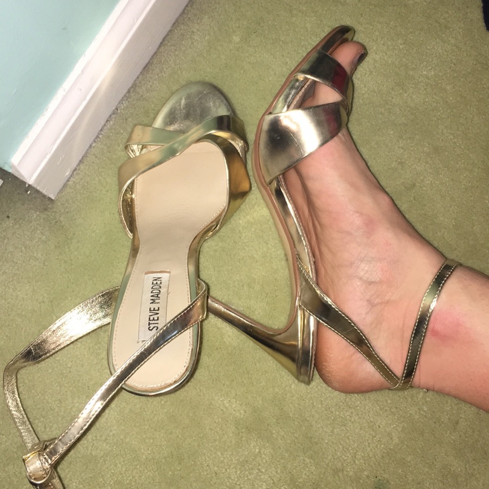 Steve Madden gold heels!